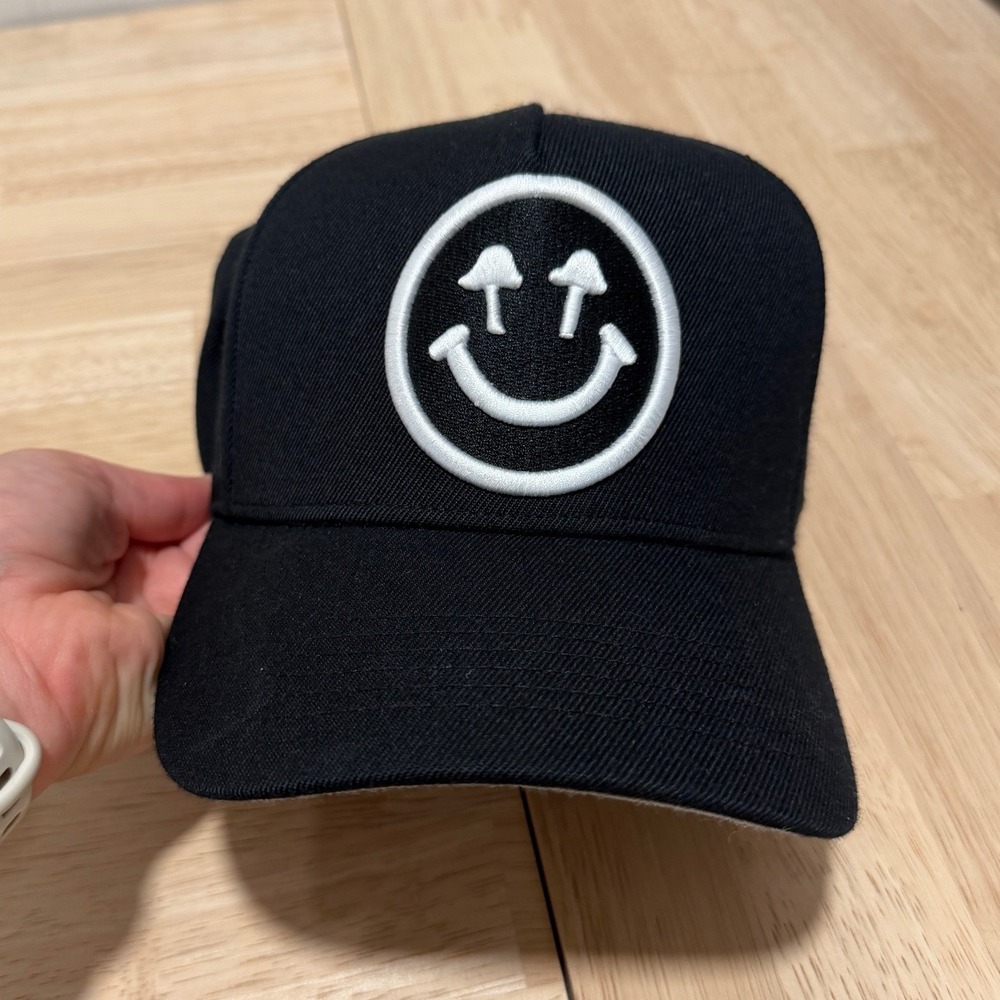 Happy Caps Snapback Hat Black Men Accessories OSFM NWOT